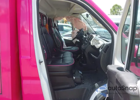 2018 Ram Promaster 3500 Low Roof из США, поврежденный, VIN 3C7WRVGG3JE160398